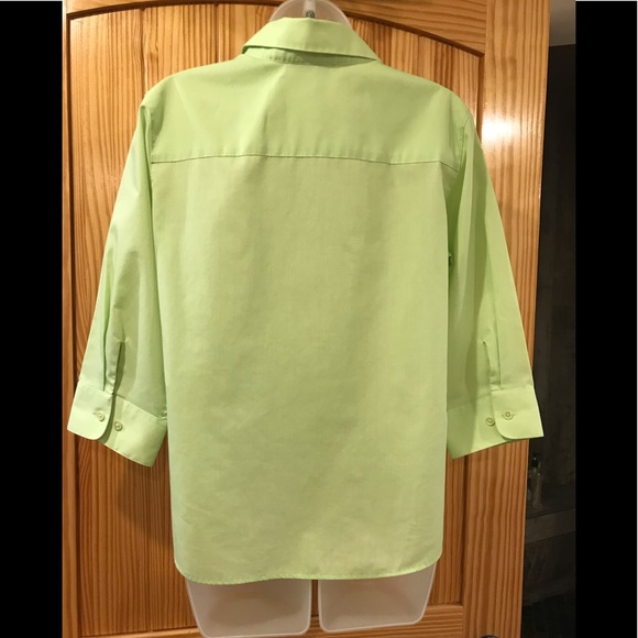 🎉4 Tops For $25🎉Like New-Light Lime Green Blouse - Picture 6 of 8